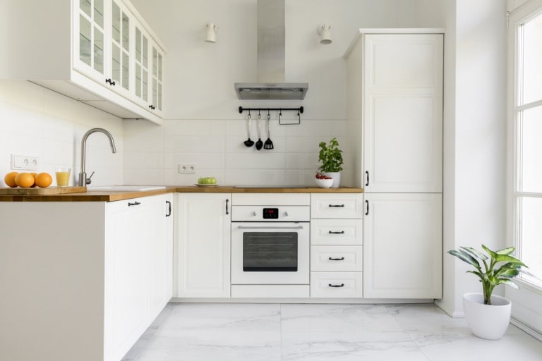 designing a modern white kitchen