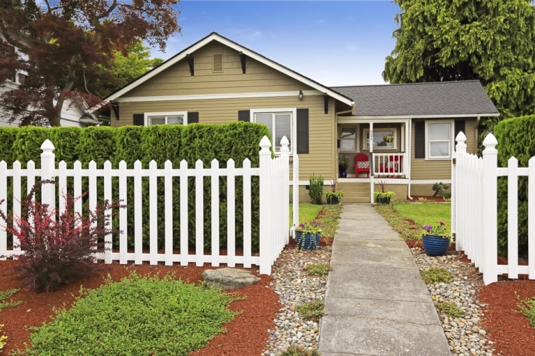 how to choose the right type of residential fences for your home