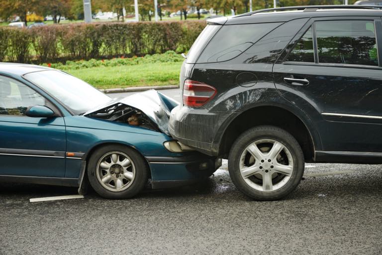 Legal Rights and Compensation for Bone Fractures Resulting from Auto Crashes in Roseville