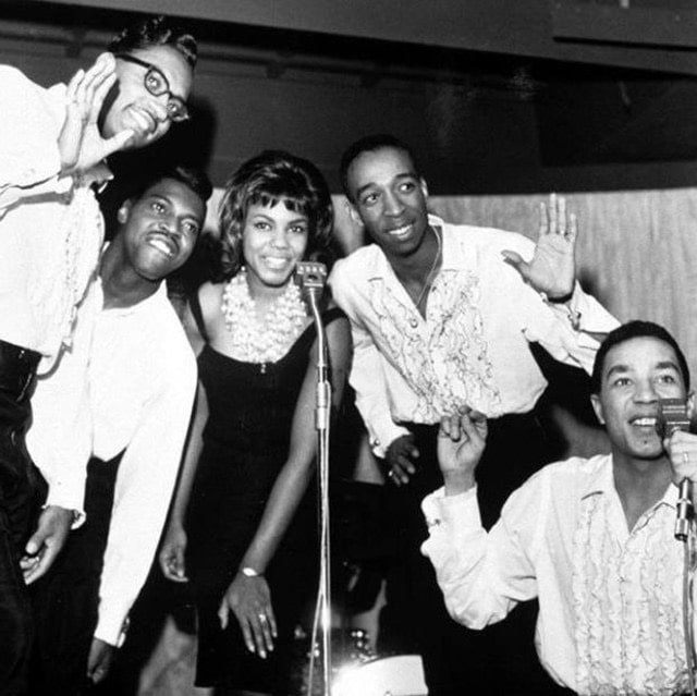 Miracles band，right 1 is Smokey Robinson